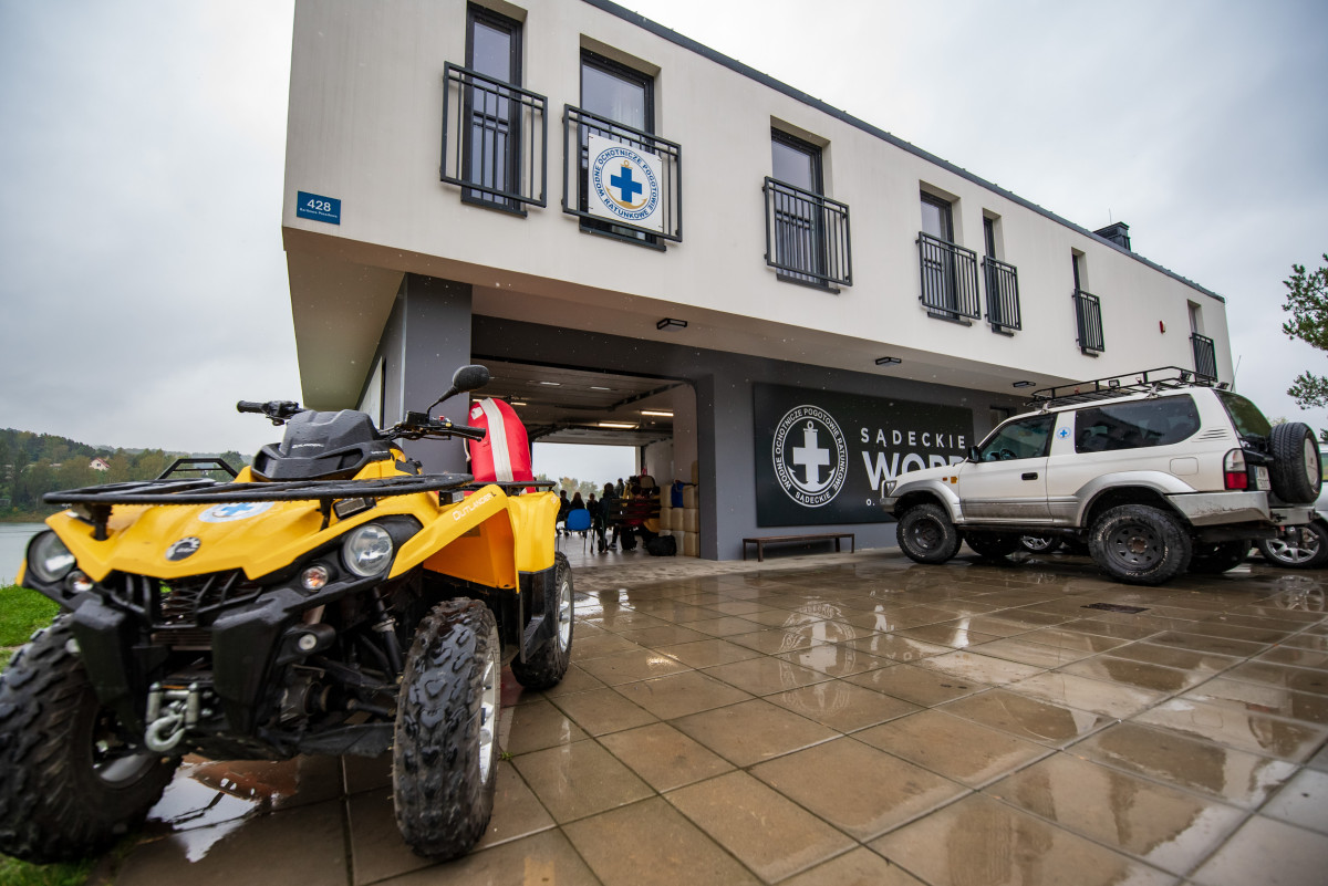 Pomoc dla tych, którzy ratują życie. WIŚNIOWSKI wspiera GOPR i WOPR