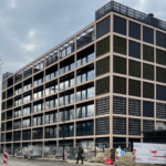 Fasada biurowca CD Projekt GW Skanska widok