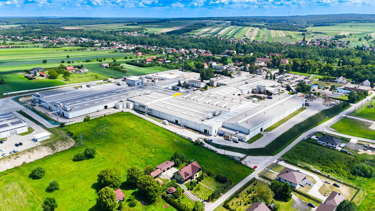 ERKADO na szczycie – jeden z największych producentów drzwi w Polsce na podstawie wyników 2024