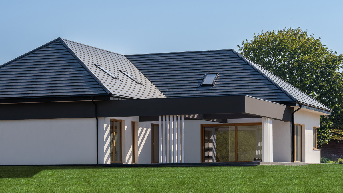 Dlaczego design dachówki ma kluczowe znaczenie w kontekście architektury współczesnego domu?